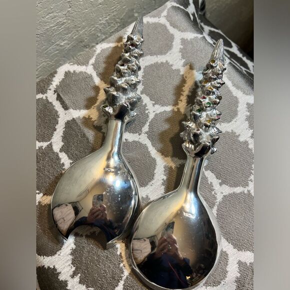 Holiday serving set 2 pcs.w/ Christmas tree design and enamel painted ornaments - Picture 6 of 6